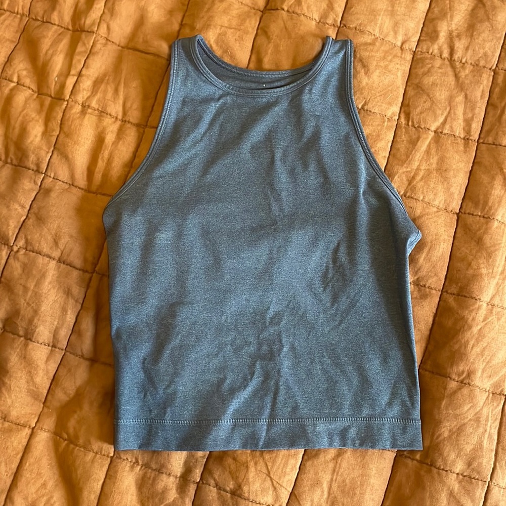 Everlane active top Size S